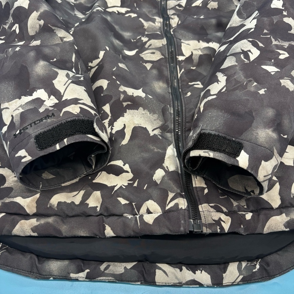Under Armour Storm Kids Floral Camo Black and Gray Heavy Weight Jacket Size YLG - Picture 3 of 9